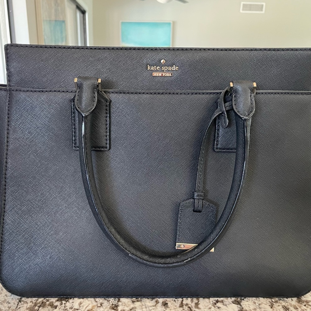Kate spade black purse. In excellent condition